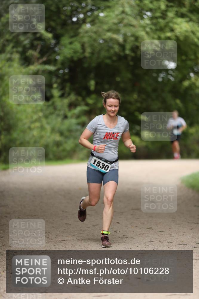 30.08.2026 - Elbe Triathlon Hamburg Antke Förster http://msf.ph/oto/10106228 30.08.2026 12:15:47 Laufen 1530 meine-sportfotos.de