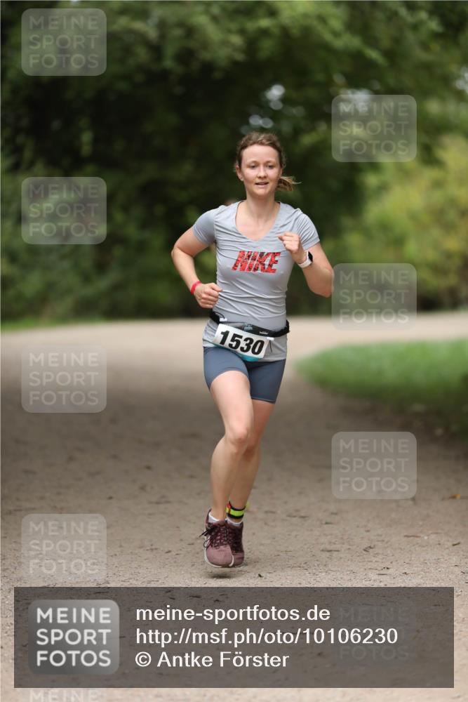30.08.2026 - Elbe Triathlon Hamburg Antke Förster http://msf.ph/oto/10106230 30.08.2026 12:15:48 Laufen 1530 meine-sportfotos.de