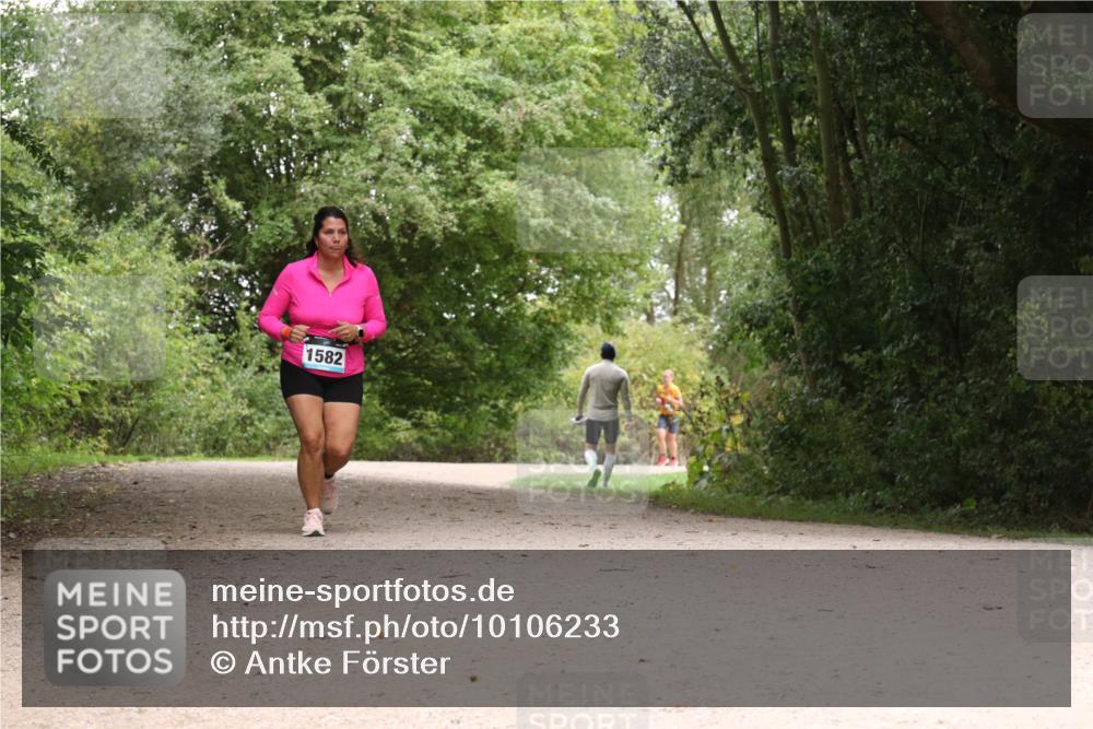 30.08.2026 - Elbe Triathlon Hamburg Antke Förster http://msf.ph/oto/10106233 30.08.2026 12:22:16 Laufen 1582 meine-sportfotos.de