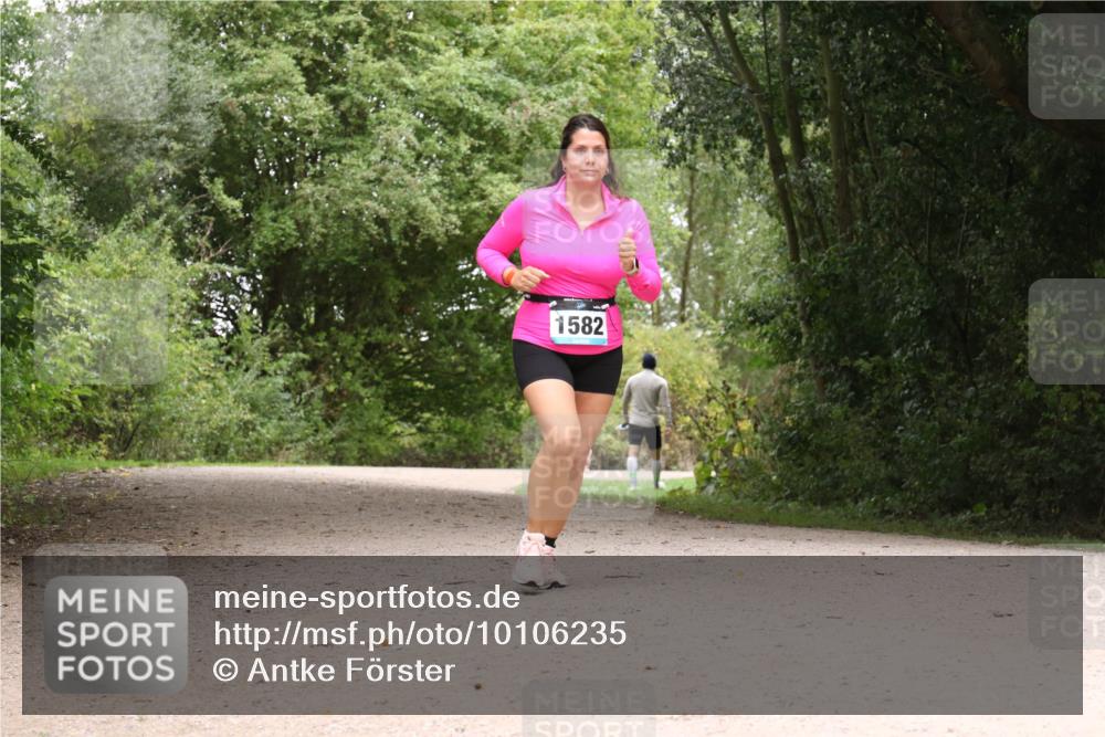 30.08.2026 - Elbe Triathlon Hamburg Antke Förster http://msf.ph/oto/10106235 30.08.2026 12:22:18 Laufen 1582 meine-sportfotos.de