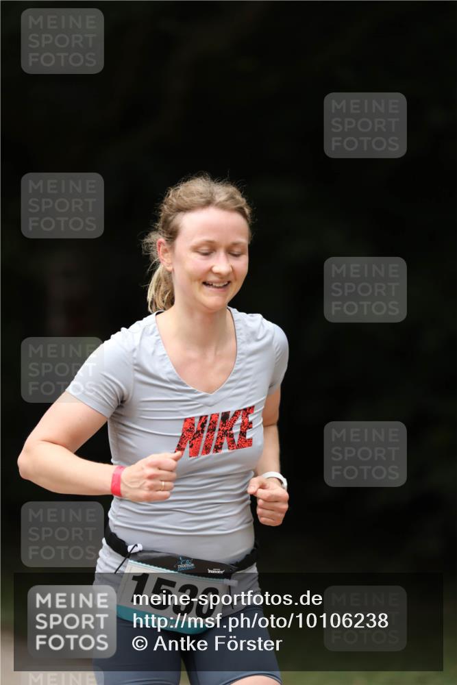 30.08.2026 - Elbe Triathlon Hamburg Antke Förster http://msf.ph/oto/10106238 30.08.2026 12:15:50 Laufen 1530 meine-sportfotos.de
