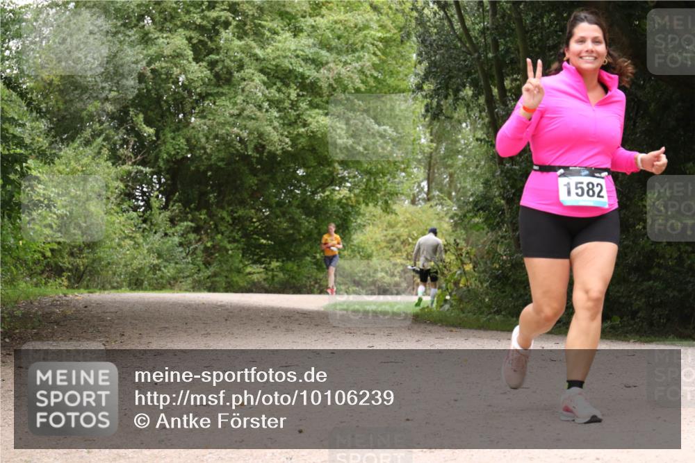30.08.2026 - Elbe Triathlon Hamburg Antke Förster http://msf.ph/oto/10106239 30.08.2026 12:22:19 Laufen 1582 meine-sportfotos.de