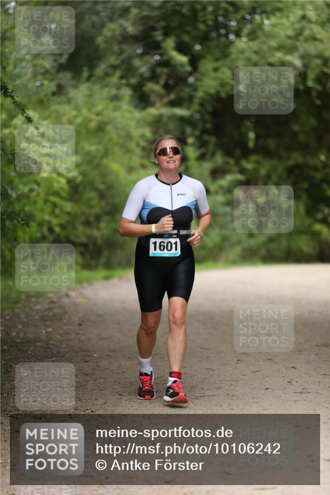 30.08.2026 - Elbe Triathlon Hamburg Antke Förster http://msf.ph/oto/10106242 30.08.2026 12:16:00 Laufen 1601 meine-sportfotos.de