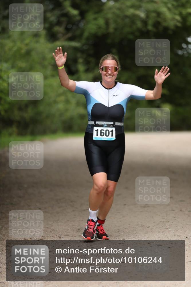 30.08.2026 - Elbe Triathlon Hamburg Antke Förster http://msf.ph/oto/10106244 30.08.2026 12:16:00 Laufen 1601 meine-sportfotos.de