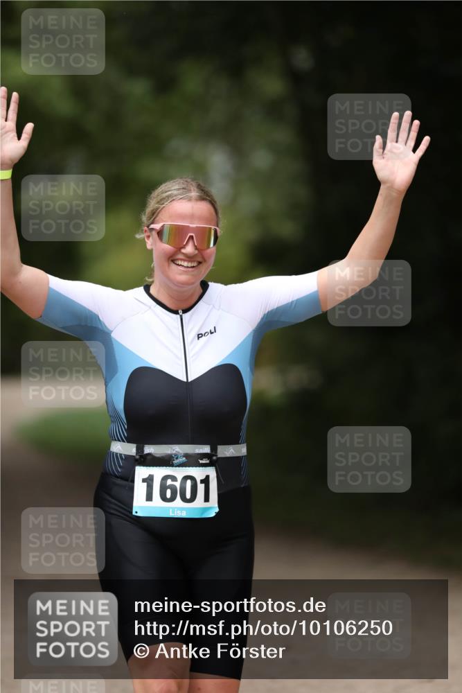30.08.2026 - Elbe Triathlon Hamburg Antke Förster http://msf.ph/oto/10106250 30.08.2026 12:16:02 Laufen 1601 meine-sportfotos.de