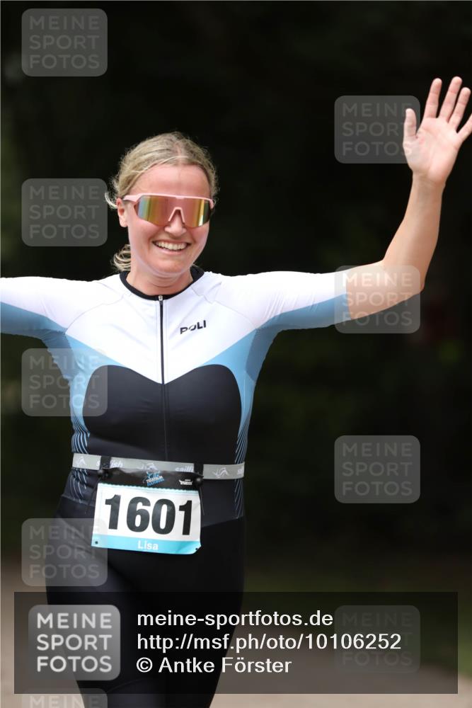 30.08.2026 - Elbe Triathlon Hamburg Antke Förster http://msf.ph/oto/10106252 30.08.2026 12:16:03 Laufen 1601 meine-sportfotos.de