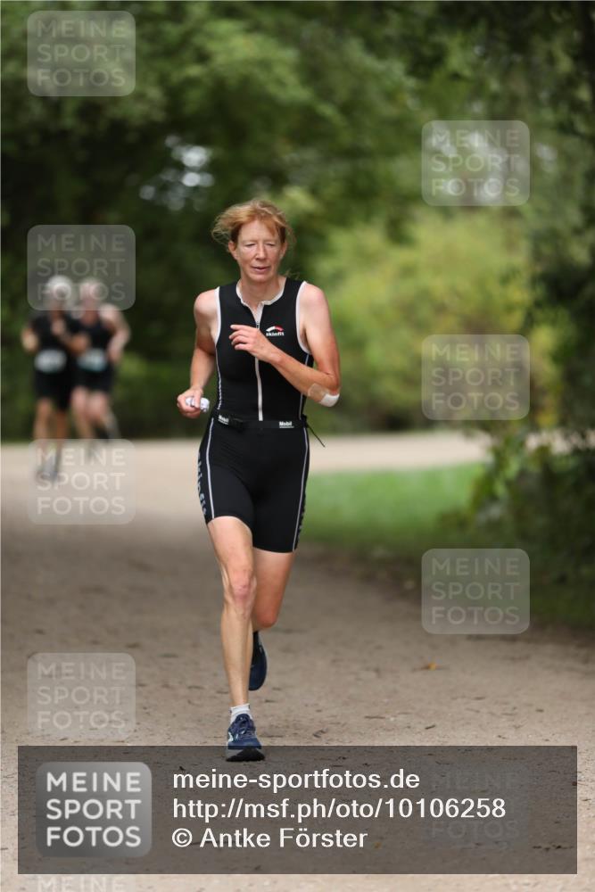 30.08.2026 - Elbe Triathlon Hamburg Antke Förster http://msf.ph/oto/10106258 30.08.2026 12:16:26 Laufen  meine-sportfotos.de