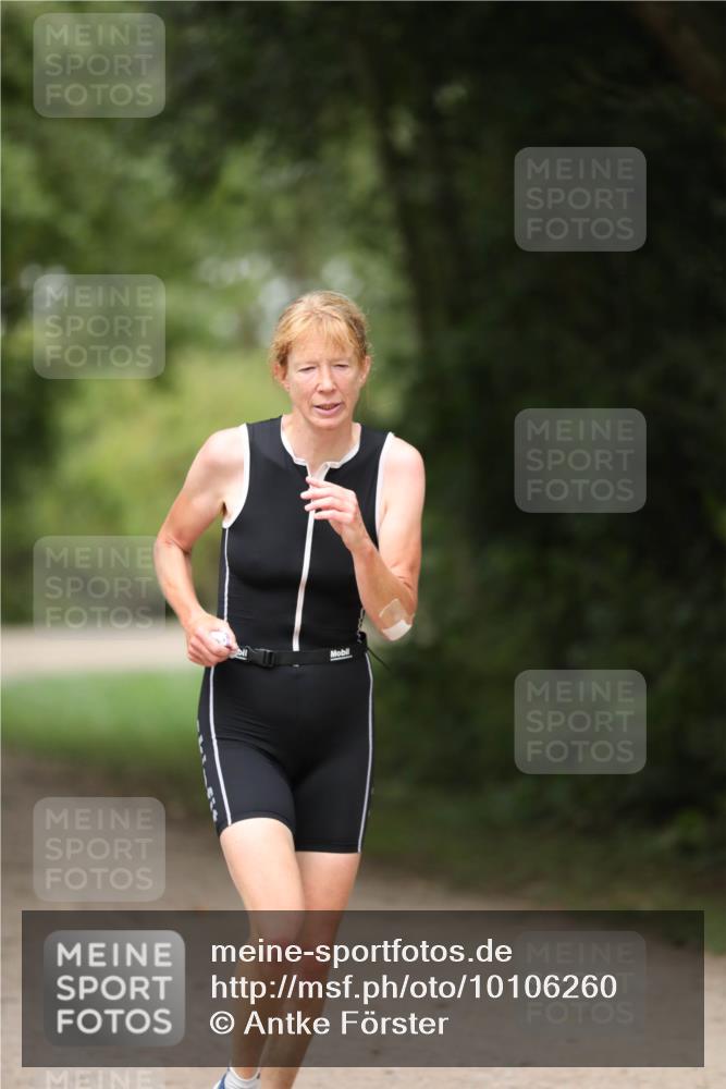 30.08.2026 - Elbe Triathlon Hamburg Antke Förster http://msf.ph/oto/10106260 30.08.2026 12:16:27 Laufen  meine-sportfotos.de
