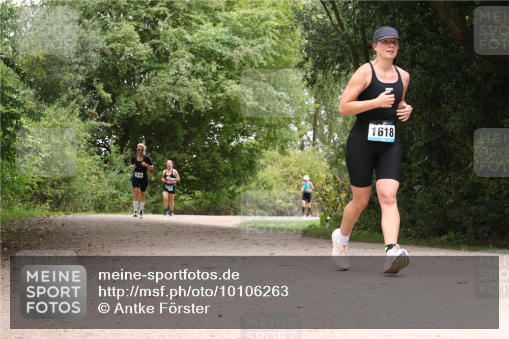 30.08.2026 - Elbe Triathlon Hamburg Antke Förster http://msf.ph/oto/10106263 30.08.2026 12:22:44 Laufen 1636, 1618 meine-sportfotos.de