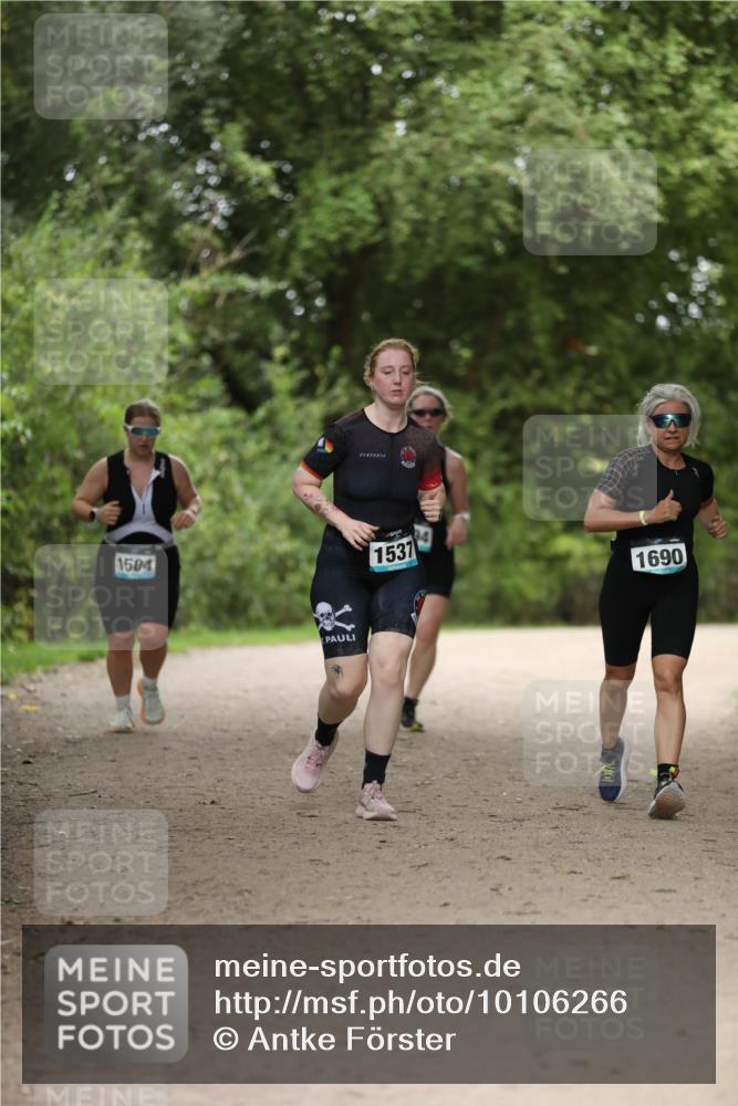 30.08.2026 - Elbe Triathlon Hamburg Antke Förster http://msf.ph/oto/10106266 30.08.2026 12:16:33 Laufen 1504, 1537, 1690 meine-sportfotos.de