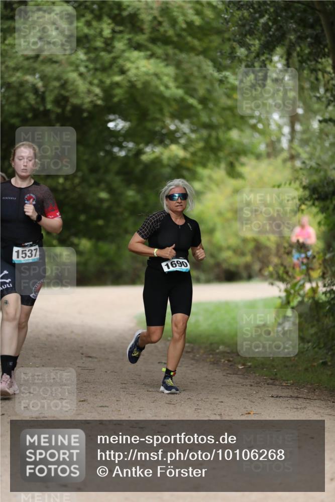 30.08.2026 - Elbe Triathlon Hamburg Antke Förster http://msf.ph/oto/10106268 30.08.2026 12:16:33 Laufen 1537, 1690 meine-sportfotos.de