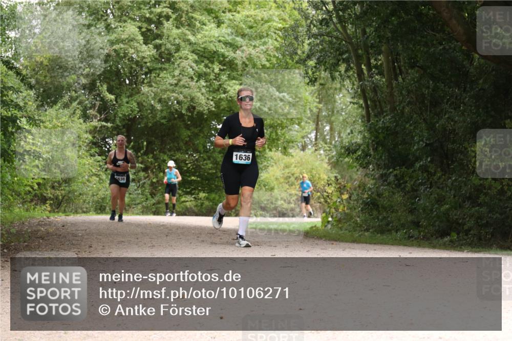 30.08.2026 - Elbe Triathlon Hamburg Antke Förster http://msf.ph/oto/10106271 30.08.2026 12:22:51 Laufen 638, 1636 meine-sportfotos.de