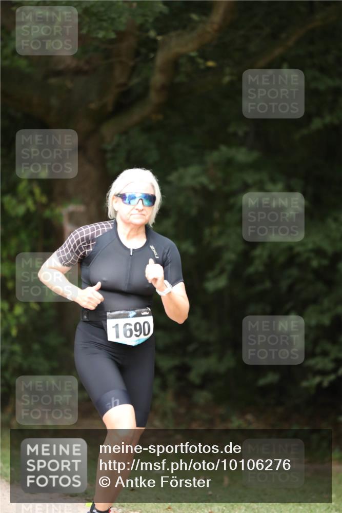 30.08.2026 - Elbe Triathlon Hamburg Antke Förster http://msf.ph/oto/10106276 30.08.2026 12:16:37 Laufen 1690 meine-sportfotos.de