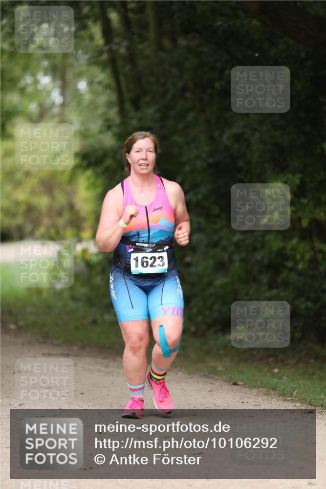 30.08.2026 - Elbe Triathlon Hamburg Antke Förster http://msf.ph/oto/10106292 30.08.2026 12:16:50 Laufen 1001, 1623 meine-sportfotos.de