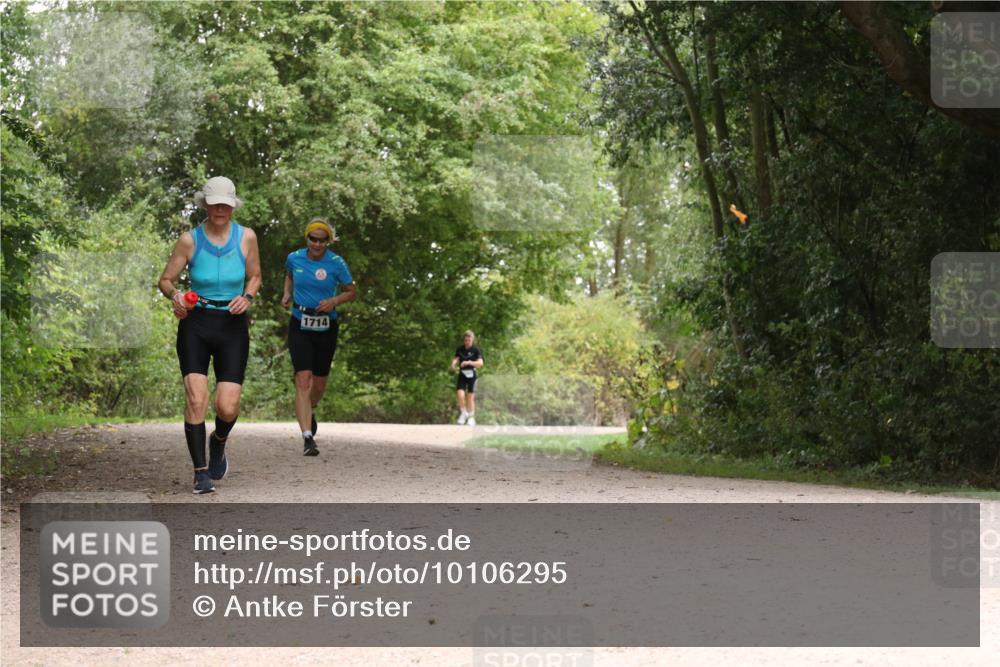 30.08.2026 - Elbe Triathlon Hamburg Antke Förster http://msf.ph/oto/10106295 30.08.2026 12:23:04 Laufen 1714 meine-sportfotos.de