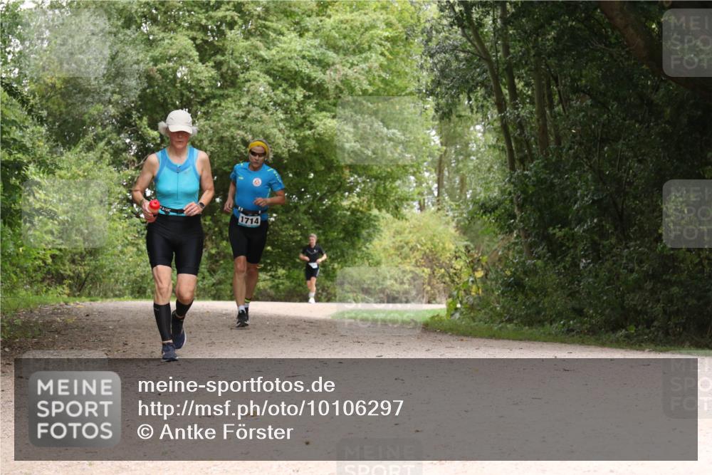 30.08.2026 - Elbe Triathlon Hamburg Antke Förster http://msf.ph/oto/10106297 30.08.2026 12:23:05 Laufen 1714 meine-sportfotos.de