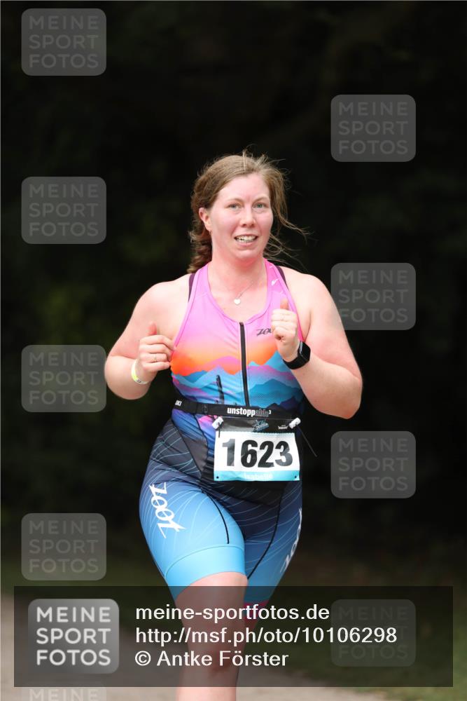30.08.2026 - Elbe Triathlon Hamburg Antke Förster http://msf.ph/oto/10106298 30.08.2026 12:16:52 Laufen 1623 meine-sportfotos.de