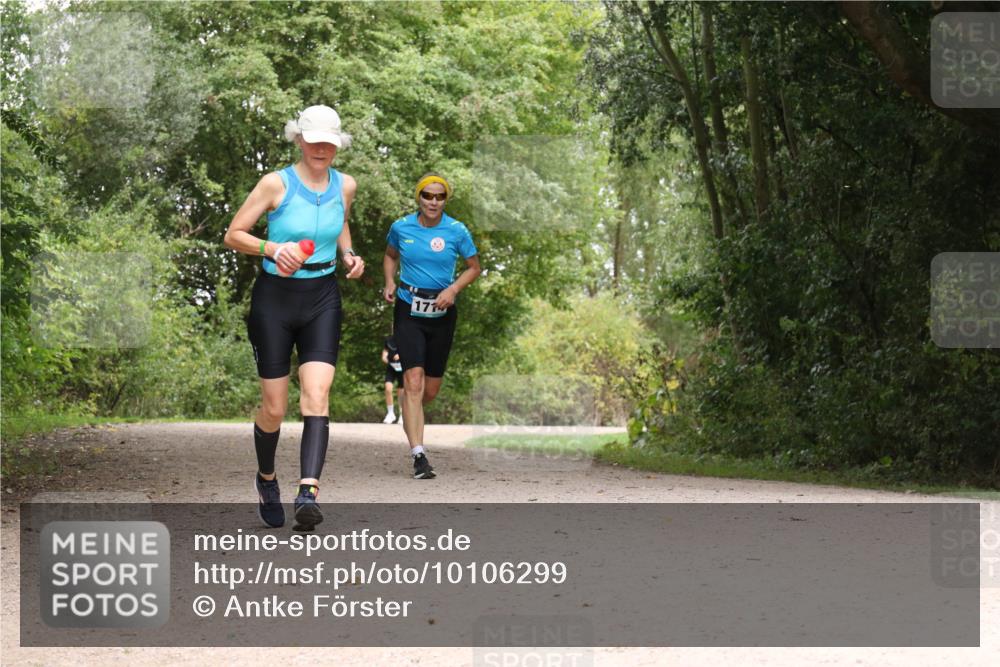 30.08.2026 - Elbe Triathlon Hamburg Antke Förster http://msf.ph/oto/10106299 30.08.2026 12:23:06 Laufen 1714 meine-sportfotos.de