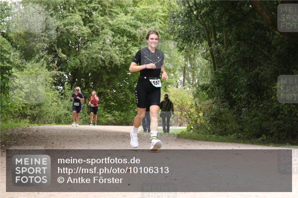 30.08.2026 - Elbe Triathlon Hamburg Antke Förster http://msf.ph/oto/10106313 30.08.2026 12:23:20 Laufen 1646, 557 meine-sportfotos.de