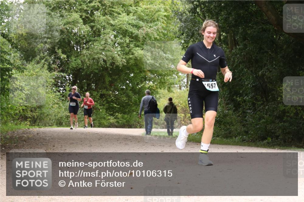 30.08.2026 - Elbe Triathlon Hamburg Antke Förster http://msf.ph/oto/10106315 30.08.2026 12:23:21 Laufen 1646, 557 meine-sportfotos.de