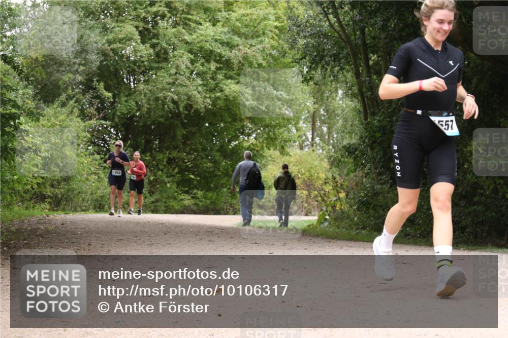 30.08.2026 - Elbe Triathlon Hamburg Antke Förster http://msf.ph/oto/10106317 30.08.2026 12:23:22 Laufen 1646, 557 meine-sportfotos.de