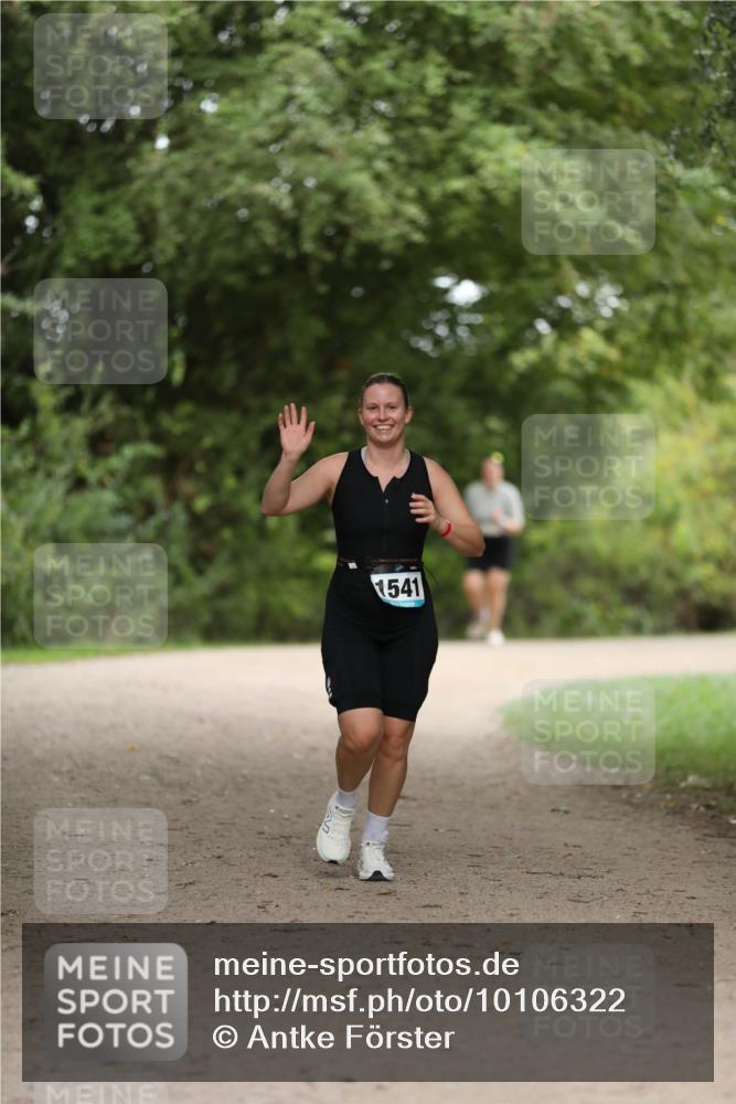 30.08.2026 - Elbe Triathlon Hamburg Antke Förster http://msf.ph/oto/10106322 30.08.2026 12:17:21 Laufen 1541 meine-sportfotos.de