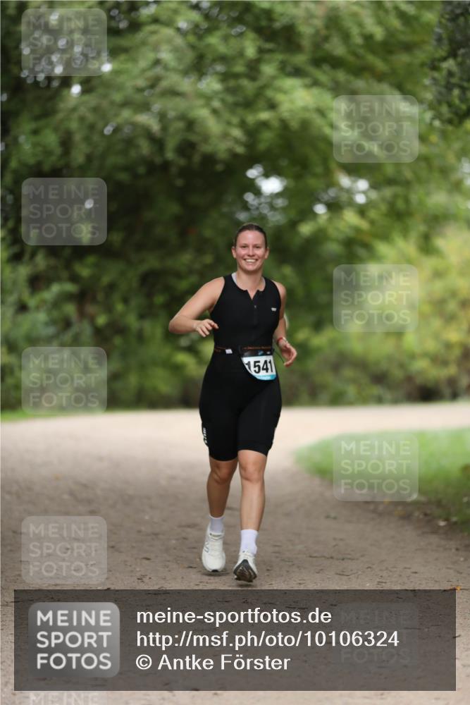 30.08.2026 - Elbe Triathlon Hamburg Antke Förster http://msf.ph/oto/10106324 30.08.2026 12:17:22 Laufen 1541 meine-sportfotos.de