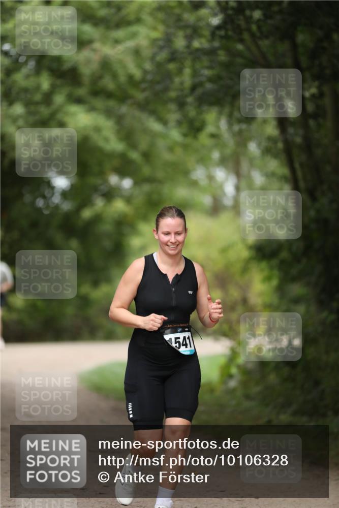 30.08.2026 - Elbe Triathlon Hamburg Antke Förster http://msf.ph/oto/10106328 30.08.2026 12:17:23 Laufen 541 meine-sportfotos.de