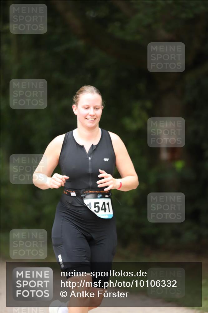 30.08.2026 - Elbe Triathlon Hamburg Antke Förster http://msf.ph/oto/10106332 30.08.2026 12:17:25 Laufen 541 meine-sportfotos.de