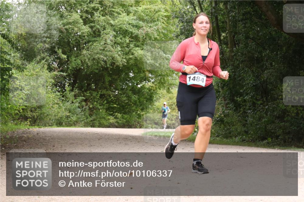 30.08.2026 - Elbe Triathlon Hamburg Antke Förster http://msf.ph/oto/10106337 30.08.2026 12:23:36 Laufen 1484 meine-sportfotos.de