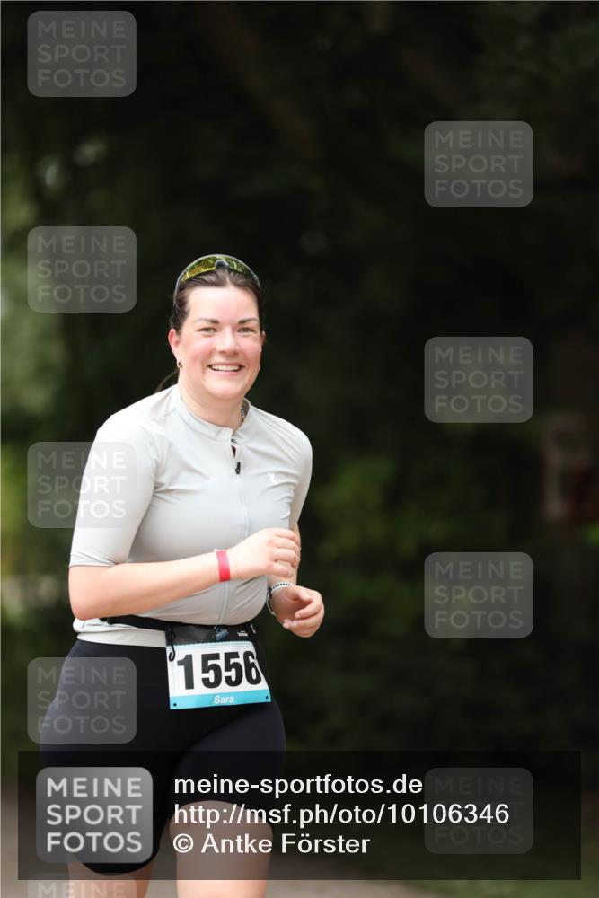 30.08.2026 - Elbe Triathlon Hamburg Antke Förster http://msf.ph/oto/10106346 30.08.2026 12:17:37 Laufen 1556 meine-sportfotos.de