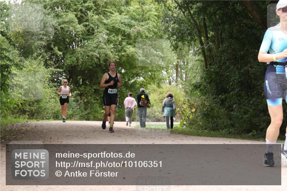 30.08.2026 - Elbe Triathlon Hamburg Antke Förster http://msf.ph/oto/10106351 30.08.2026 12:23:55 Laufen 904, 1617 meine-sportfotos.de