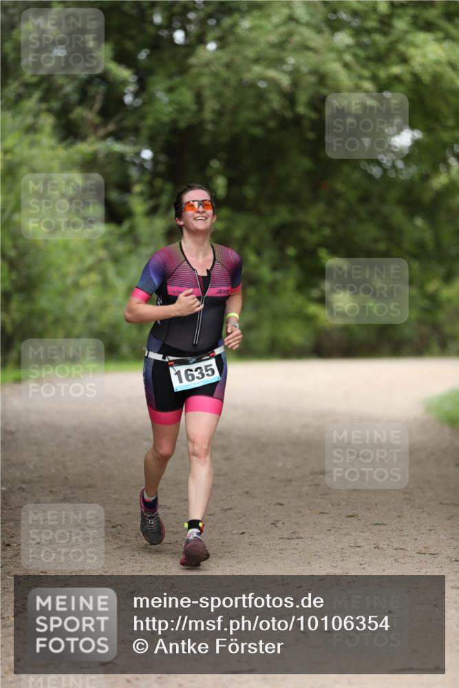 30.08.2026 - Elbe Triathlon Hamburg Antke Förster http://msf.ph/oto/10106354 30.08.2026 12:17:42 Laufen 1635, 4001 meine-sportfotos.de