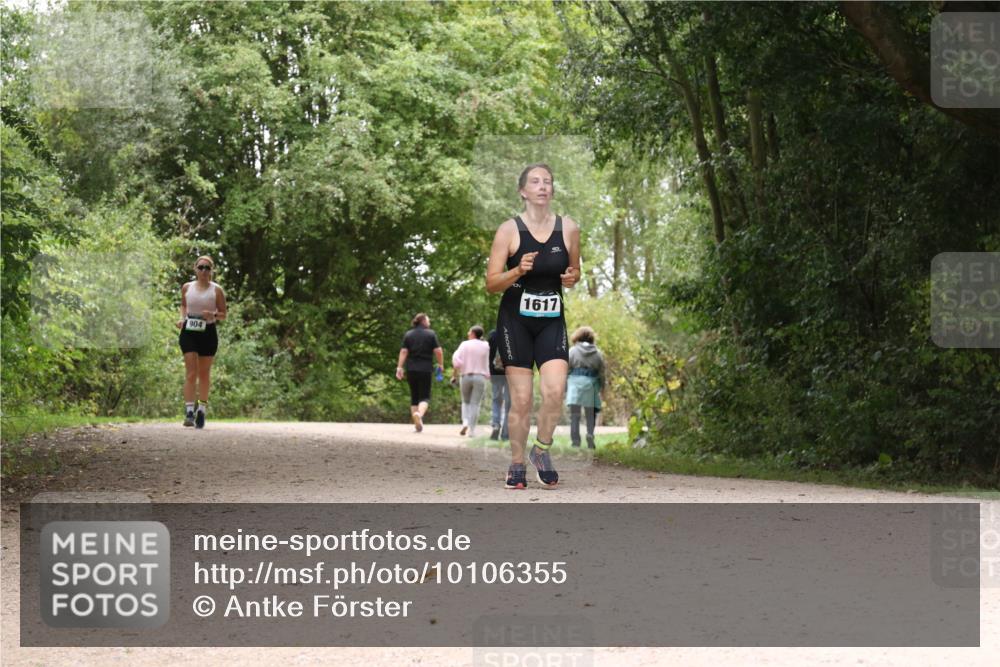 30.08.2026 - Elbe Triathlon Hamburg Antke Förster http://msf.ph/oto/10106355 30.08.2026 12:23:57 Laufen 904, 1617 meine-sportfotos.de