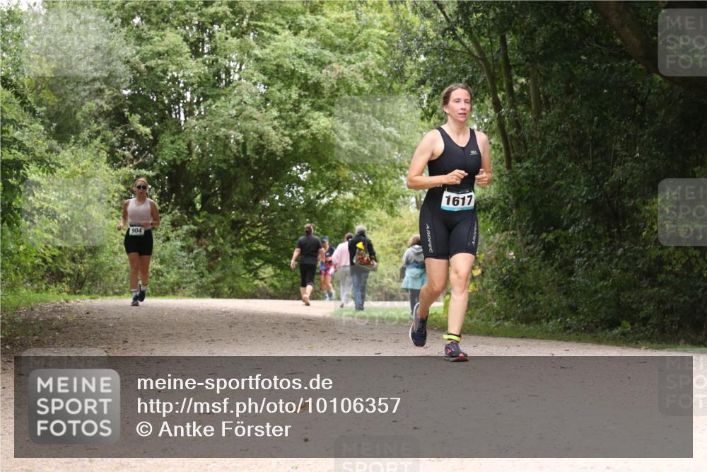 30.08.2026 - Elbe Triathlon Hamburg Antke Förster http://msf.ph/oto/10106357 30.08.2026 12:23:58 Laufen 904, 1617 meine-sportfotos.de