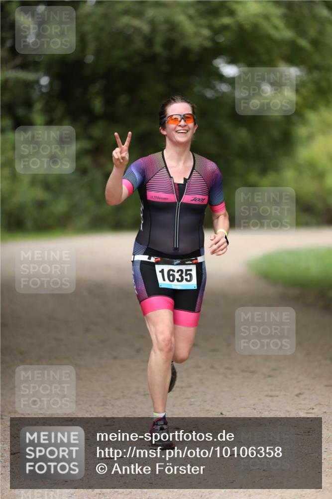 30.08.2026 - Elbe Triathlon Hamburg Antke Förster http://msf.ph/oto/10106358 30.08.2026 12:17:43 Laufen 001, 1635 meine-sportfotos.de