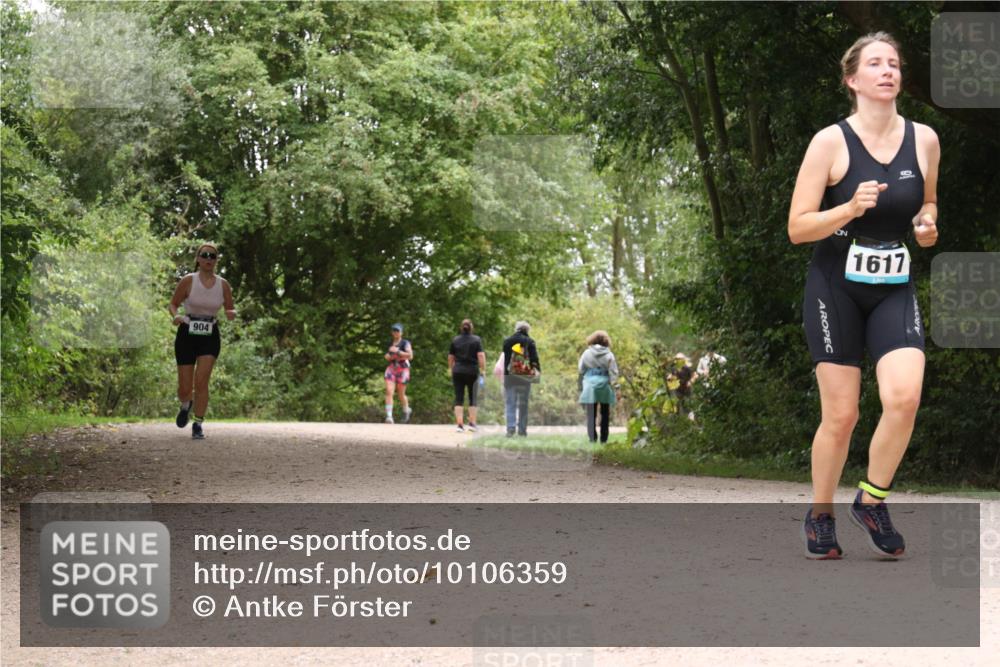 30.08.2026 - Elbe Triathlon Hamburg Antke Förster http://msf.ph/oto/10106359 30.08.2026 12:23:59 Laufen 904, 1617 meine-sportfotos.de