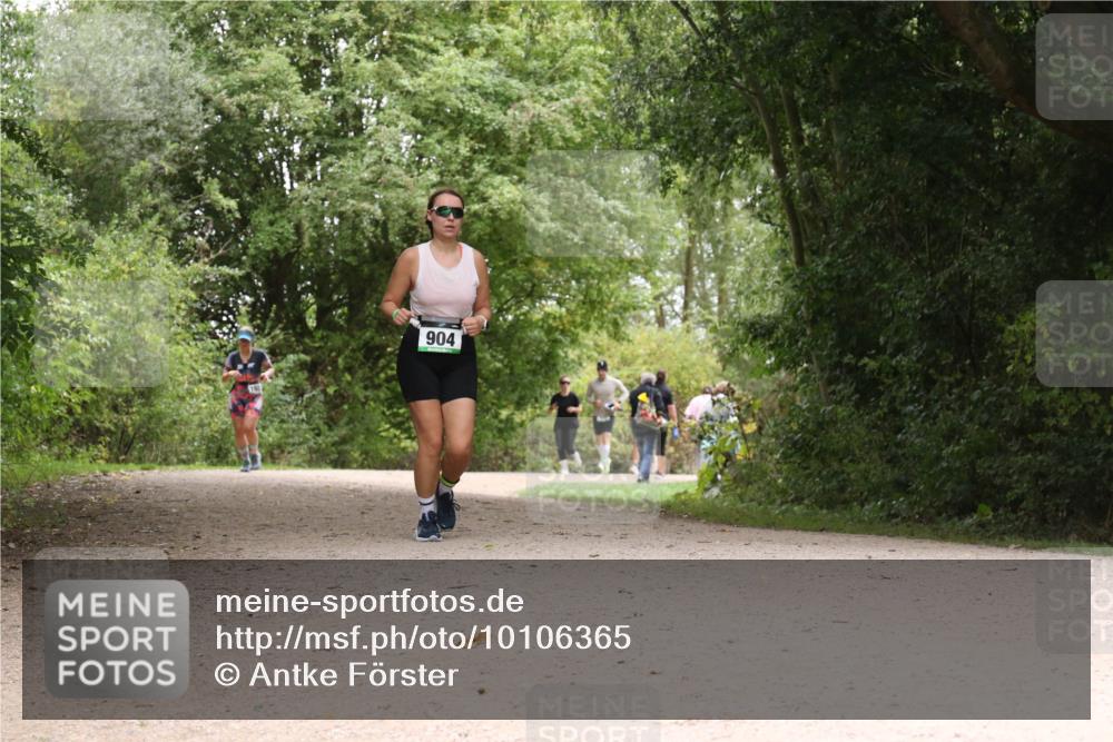 30.08.2026 - Elbe Triathlon Hamburg Antke Förster http://msf.ph/oto/10106365 30.08.2026 12:24:03 Laufen 904 meine-sportfotos.de