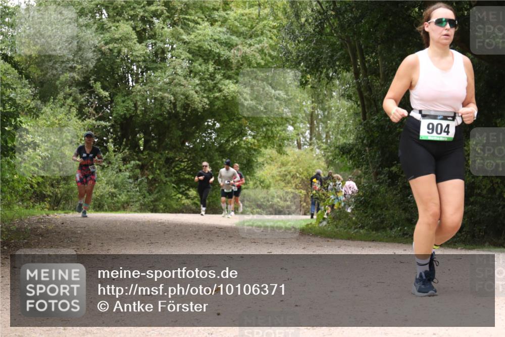30.08.2026 - Elbe Triathlon Hamburg Antke Förster http://msf.ph/oto/10106371 30.08.2026 12:24:06 Laufen 904 meine-sportfotos.de