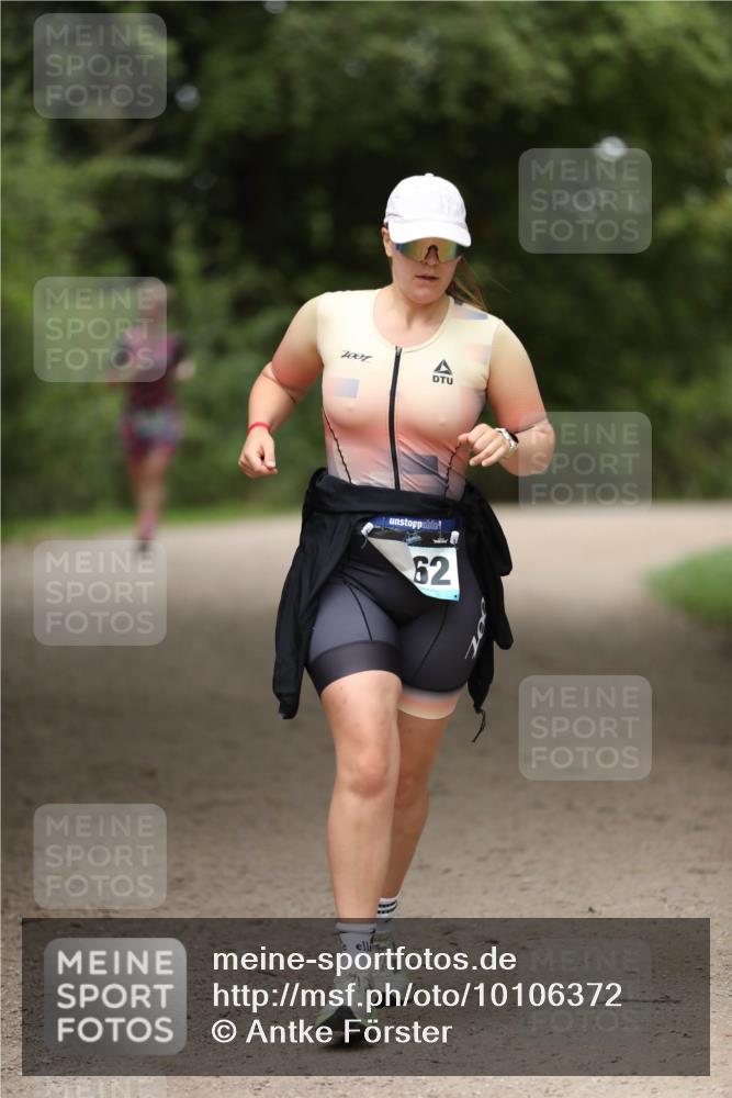 30.08.2026 - Elbe Triathlon Hamburg Antke Förster http://msf.ph/oto/10106372 30.08.2026 12:18:09 Laufen 1001, 62 meine-sportfotos.de