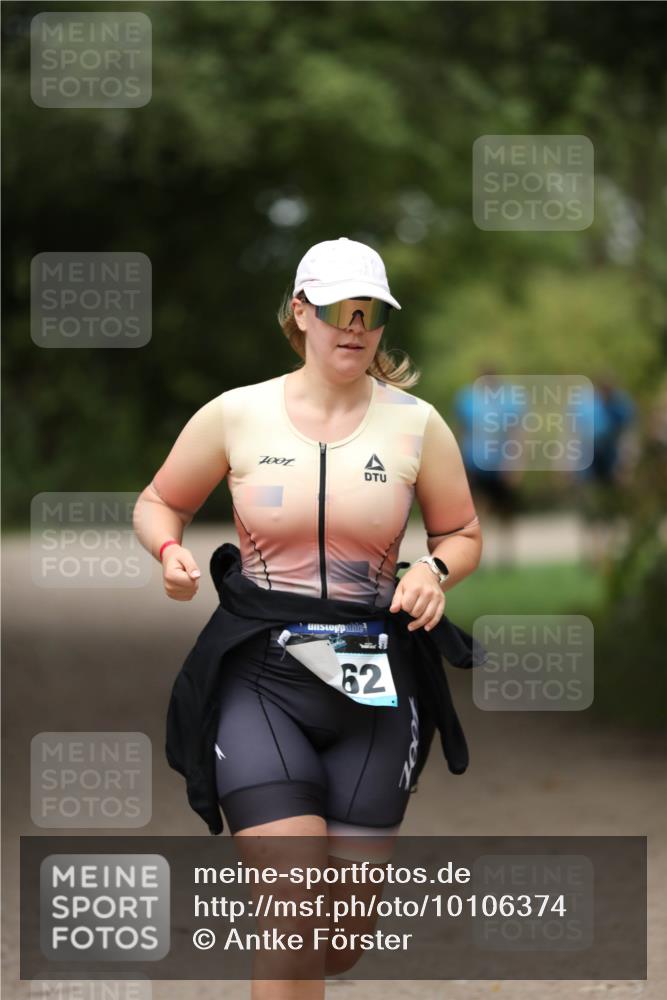 30.08.2026 - Elbe Triathlon Hamburg Antke Förster http://msf.ph/oto/10106374 30.08.2026 12:18:10 Laufen 7001, 15, 62 meine-sportfotos.de