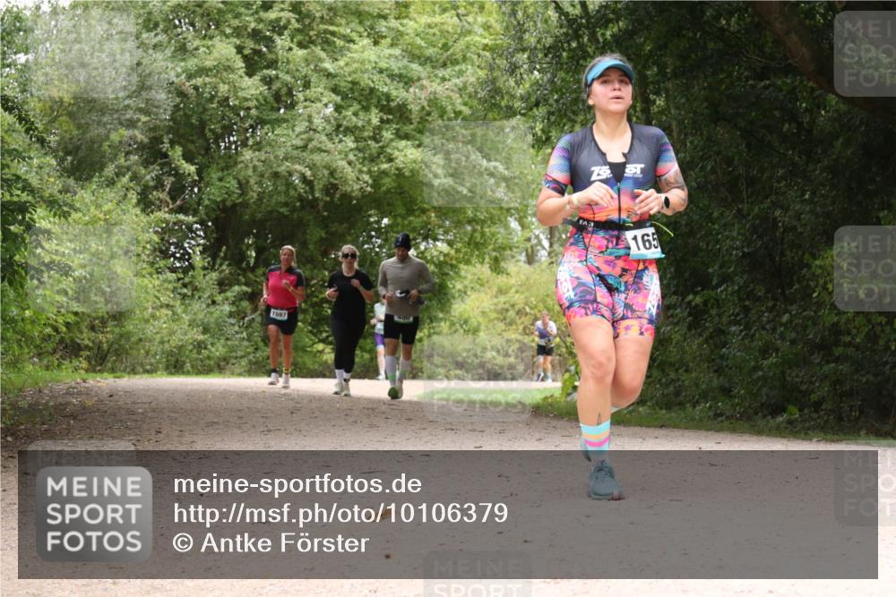 30.08.2026 - Elbe Triathlon Hamburg Antke Förster http://msf.ph/oto/10106379 30.08.2026 12:24:13 Laufen 400, 1697, 165 meine-sportfotos.de