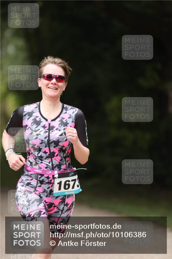 30.08.2026 - Elbe Triathlon Hamburg Antke Förster http://msf.ph/oto/10106386 30.08.2026 12:18:18 Laufen 1673 meine-sportfotos.de