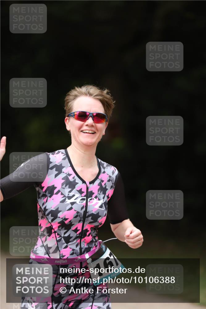 30.08.2026 - Elbe Triathlon Hamburg Antke Förster http://msf.ph/oto/10106388 30.08.2026 12:18:19 Laufen 161 meine-sportfotos.de