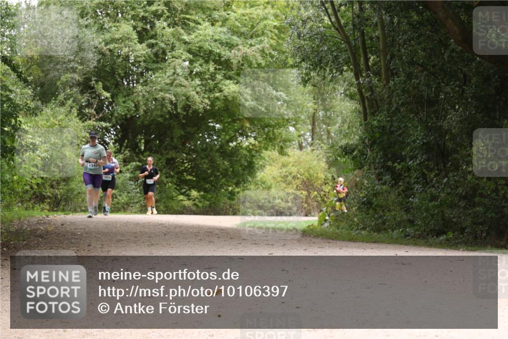 30.08.2026 - Elbe Triathlon Hamburg Antke Förster http://msf.ph/oto/10106397 30.08.2026 12:24:22 Laufen 1542, 1656 meine-sportfotos.de