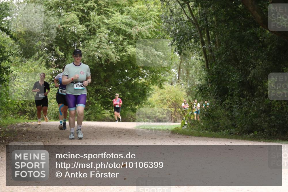 30.08.2026 - Elbe Triathlon Hamburg Antke Förster http://msf.ph/oto/10106399 30.08.2026 12:24:29 Laufen 1656, 1567, 1542 meine-sportfotos.de