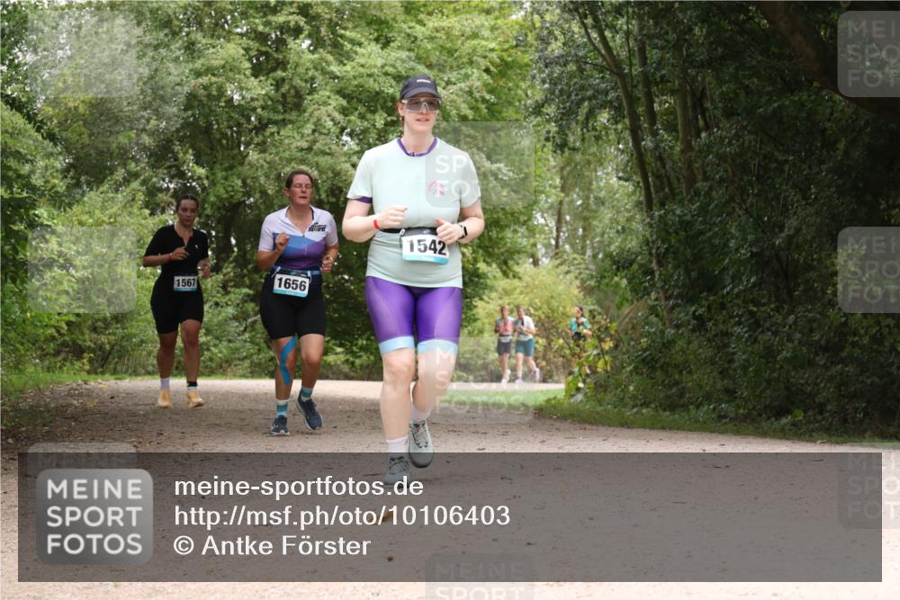 30.08.2026 - Elbe Triathlon Hamburg Antke Förster http://msf.ph/oto/10106403 30.08.2026 12:24:31 Laufen 1656, 1567, 1542 meine-sportfotos.de