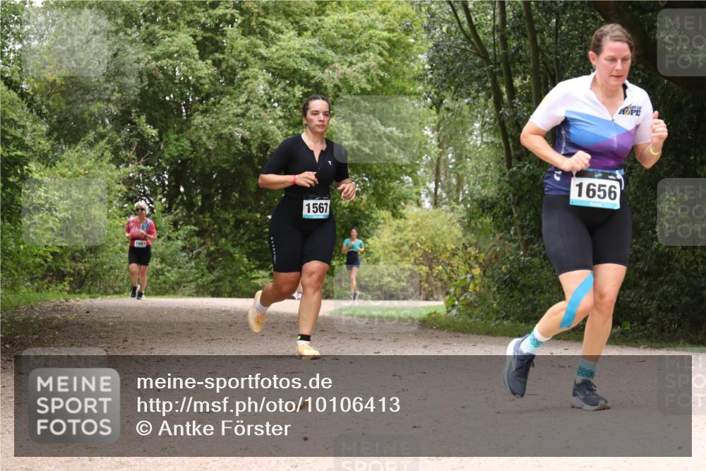 30.08.2026 - Elbe Triathlon Hamburg Antke Förster http://msf.ph/oto/10106413 30.08.2026 12:24:35 Laufen 1661, 1567, 1656 meine-sportfotos.de