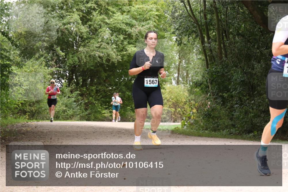 30.08.2026 - Elbe Triathlon Hamburg Antke Förster http://msf.ph/oto/10106415 30.08.2026 12:24:35 Laufen 1661, 1567 meine-sportfotos.de