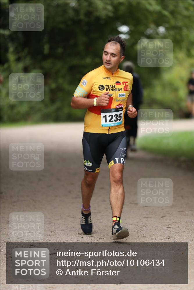 30.08.2026 - Elbe Triathlon Hamburg Antke Förster http://msf.ph/oto/10106434 30.08.2026 12:19:03 Laufen 1235 meine-sportfotos.de